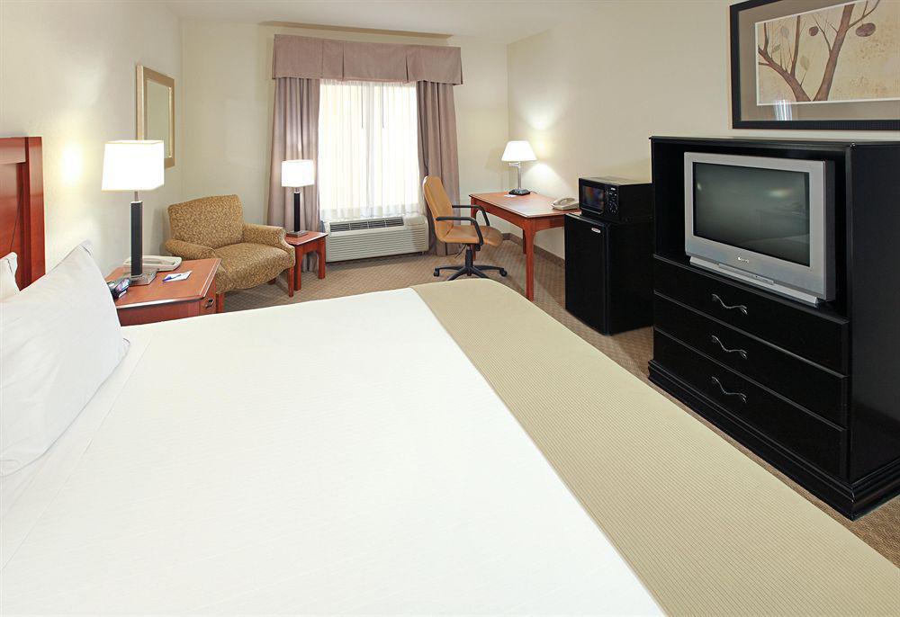 Holiday Inn Express & Suites Pine Bluff/Pines Mall By Ihg Zimmer foto
