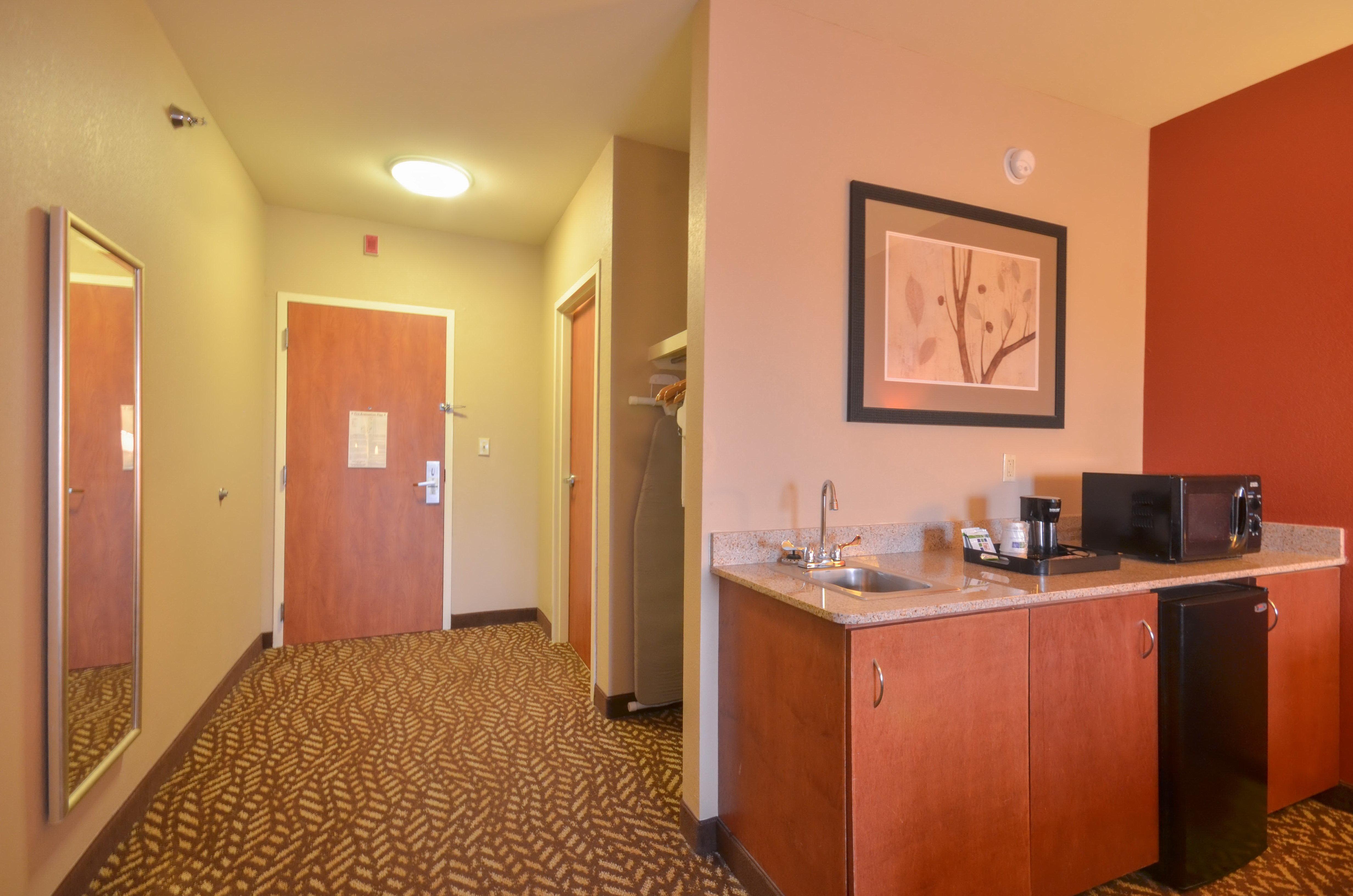 Holiday Inn Express & Suites Pine Bluff/Pines Mall By Ihg Exterior foto